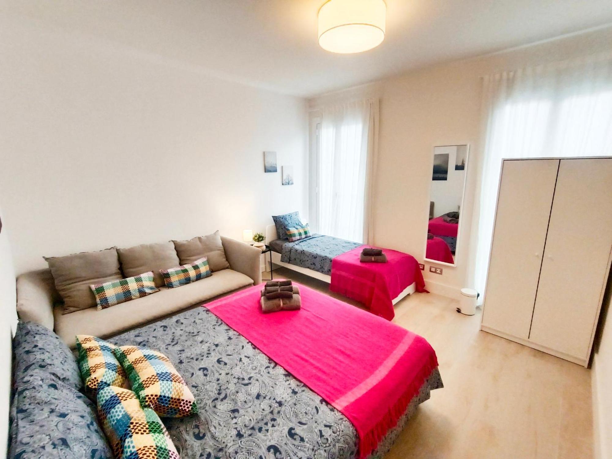 Oasis Rooms Barcelona - By Ronda Universidad Luaran gambar