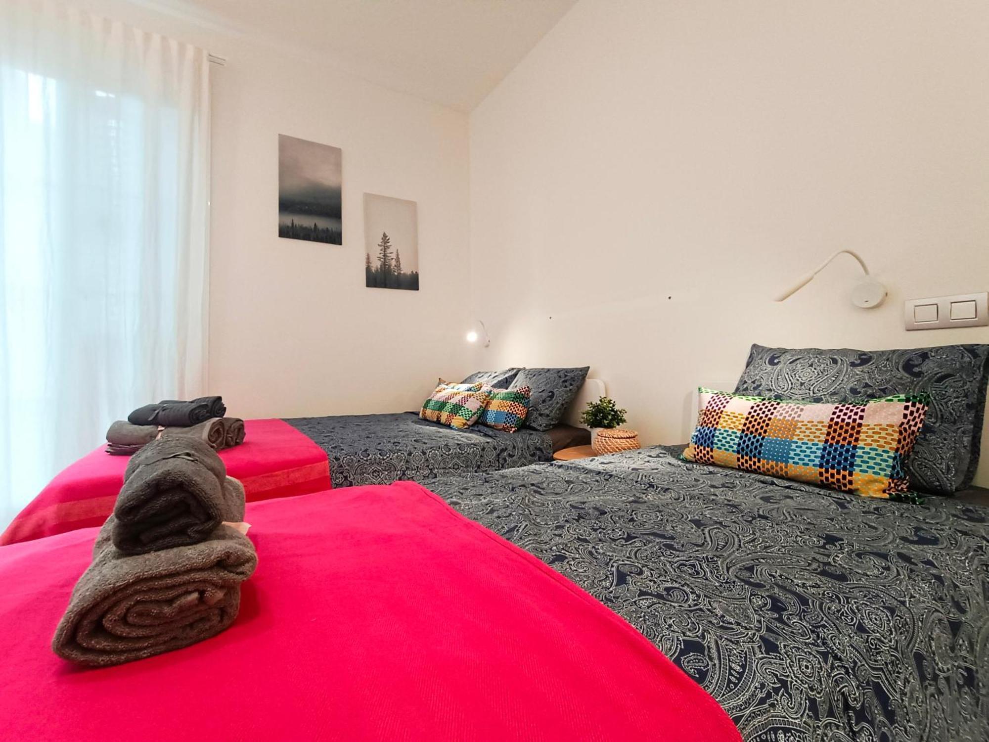 Oasis Rooms Barcelona - By Ronda Universidad Luaran gambar
